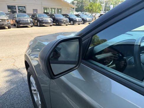 Used 2020 Ford Explorer XLT w/ Equipment Group 202A AWD/4WD image 8