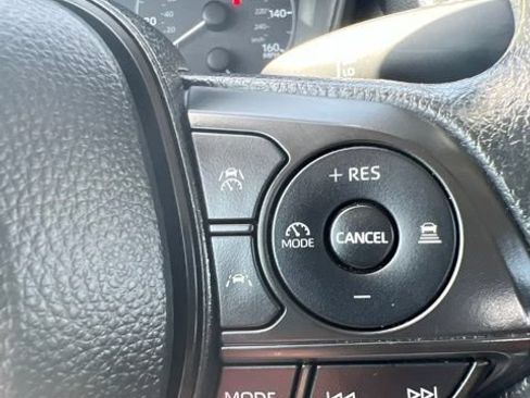 Used 2025 Toyota Corolla LE FWD image 13