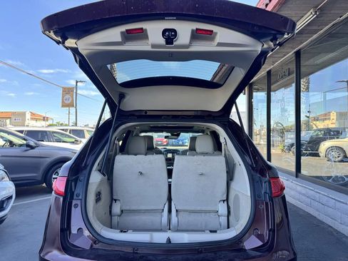 Used 2012 Lincoln MKT AWD image 23