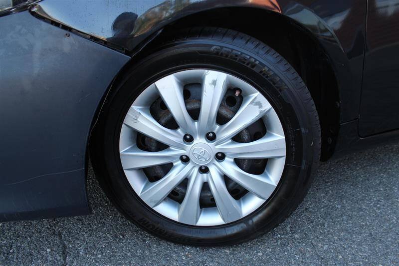 Used 2013 Toyota Corolla LE FWD image 9