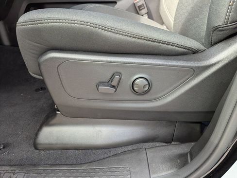 New 2026 RAM 1500 Big Horn AWD/4WD image 13