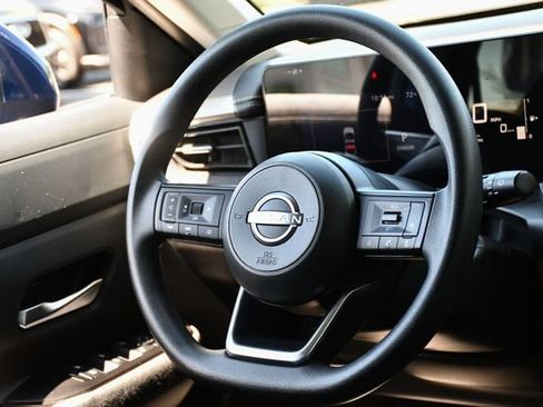 Used 2025 Nissan Kicks SV FWD image 19