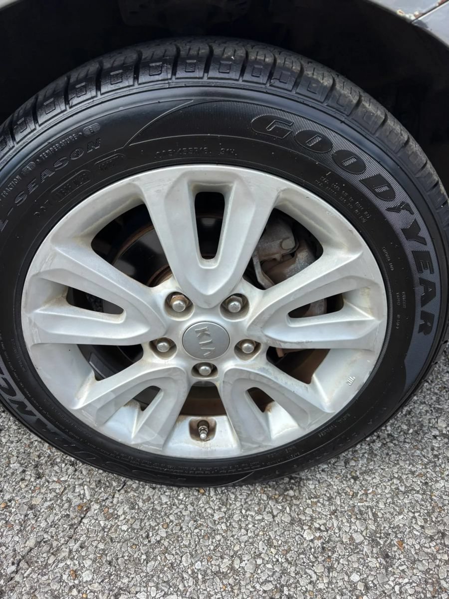 Used 2012 Kia Soul + FWD image 19