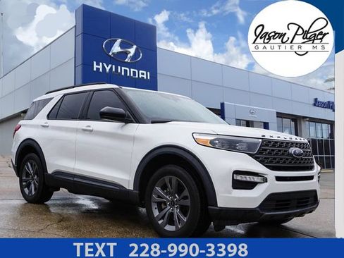 Used 2022 Ford Explorer XLT w/ Equipment Group 202A AWD/4WD image 1