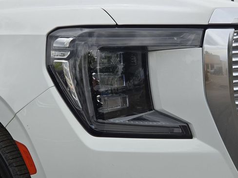 Used 2022 GMC Yukon Denali AWD/4WD image 10