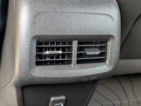 Certified 2022 Chevrolet Equinox RS w/ RS Leather Package FWD image 16
