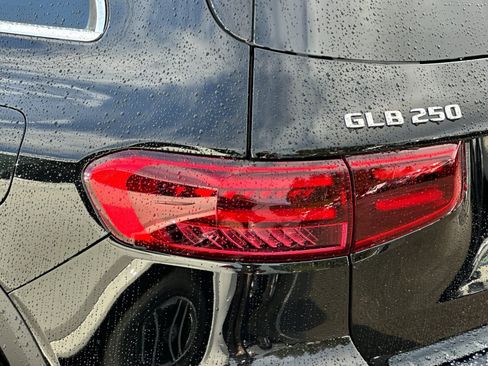 New 2026 Mercedes-Benz GLB 250 4MATIC image 25