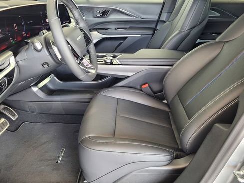 New 2026 Cadillac Lyriq V image 17