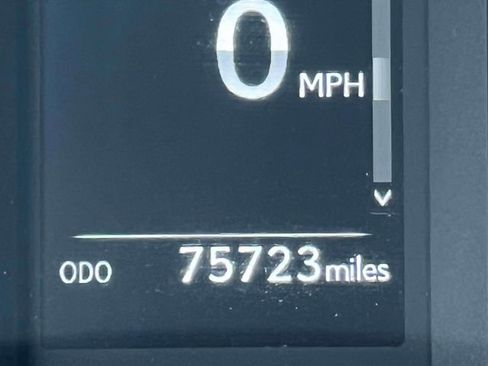 Used 2020 Lexus GX 460 Premium w/ Premium Package image 29