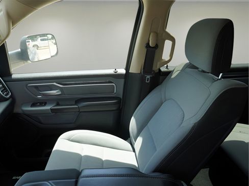 Used 2019 RAM 1500 Big Horn image 15