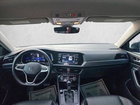 Used 2023 Volkswagen Jetta SE image 13