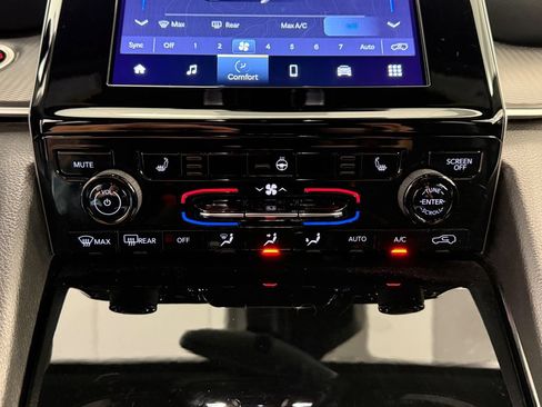 Used 2023 Jeep Grand Cherokee L Laredo AWD/4WD image 24
