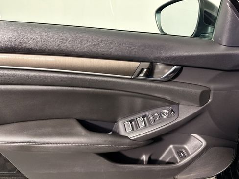 Used 2019 Honda Accord LX image 16