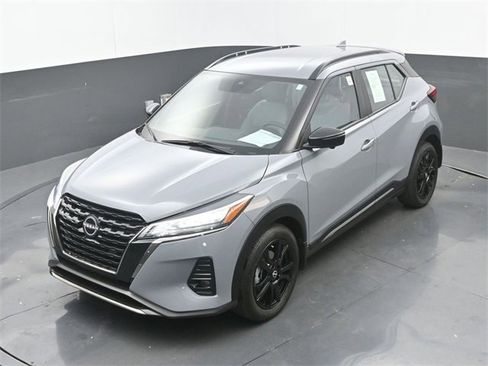 Used 2024 Nissan Kicks SR w/ SR Premium Package image 30