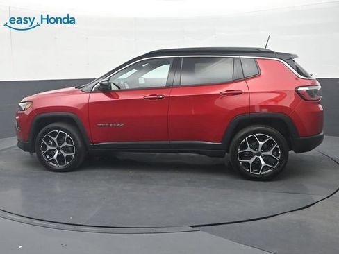Used 2025 Jeep Compass Limited AWD/4WD image 4