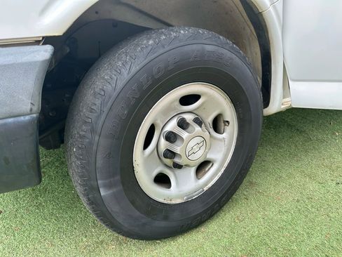 Used 2015 Chevrolet Express 2500 Extended image 34