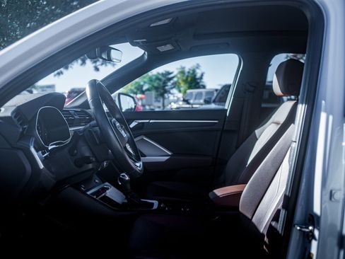 Used 2021 Audi Q3 2.0T Premium Plus w/ Premium Plus Package image 12