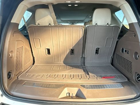 Used 2022 GMC Yukon Denali w/ Denali Premium Package image 34