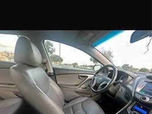 Used 2013 Hyundai Elantra Limited w/ Technology Pkg FWD image 4