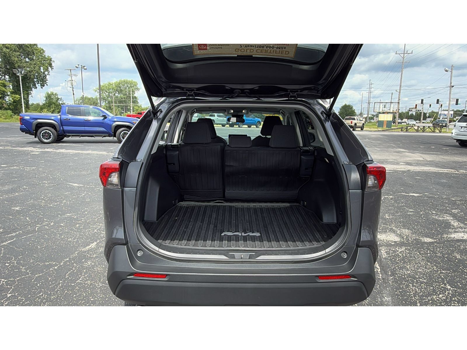 Certified 2025 Toyota RAV4 LE AWD/4WD image 7
