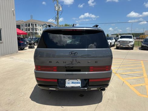Used 2025 Hyundai Santa Fe Calligraphy FWD image 7