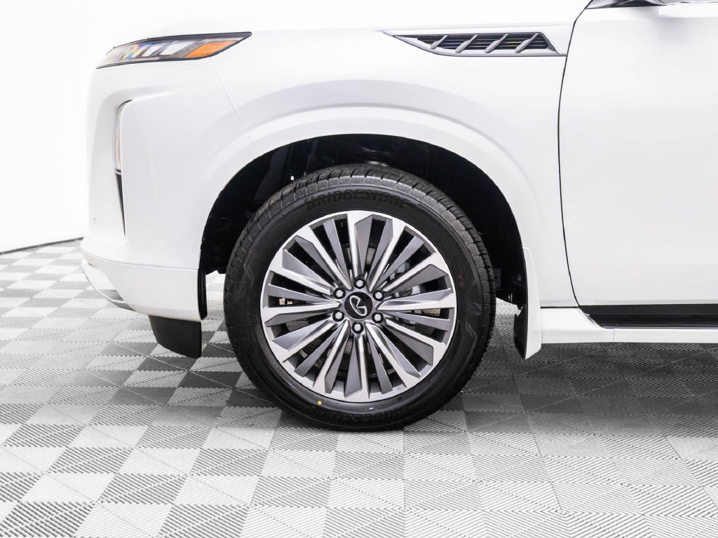 Certified 2026 INFINITI QX80 Luxe w/ Cargo Package AWD/4WD image 37