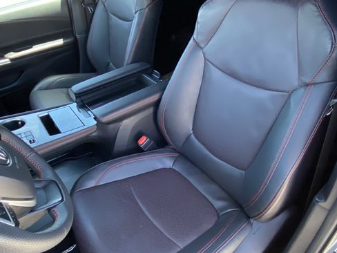 Used 2025 Toyota Sienna XSE w/ XSE Premium Package AWD/4WD image 30