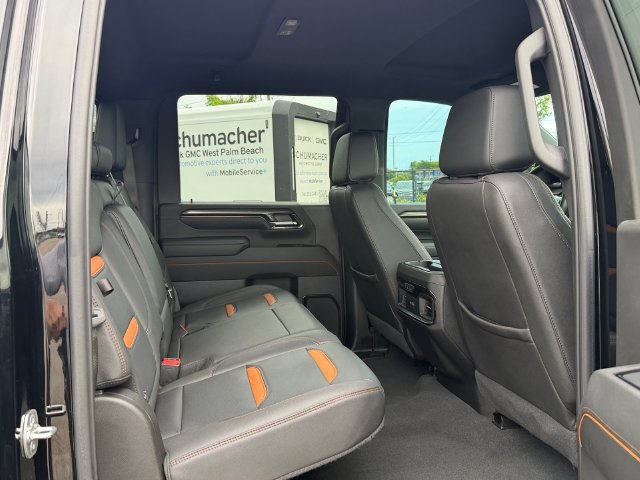Used 2025 GMC Sierra 2500 AT4 w/ Technology Package AWD/4WD image 15