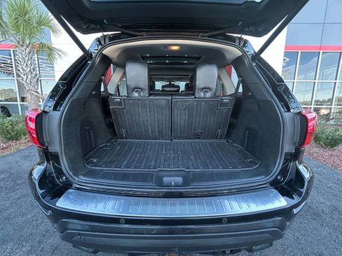 Used 2019 Nissan Pathfinder Platinum image 22