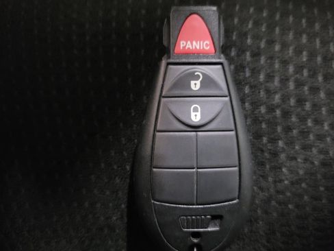 Used 2018 Dodge Grand Caravan SE w/ UConnect Hands-Free Group FWD image 32