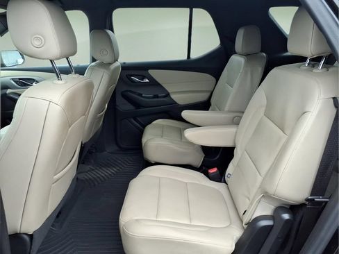 Used 2022 Chevrolet Traverse LT AWD/4WD image 5