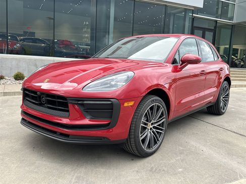 New 2025 Porsche Macan image 1