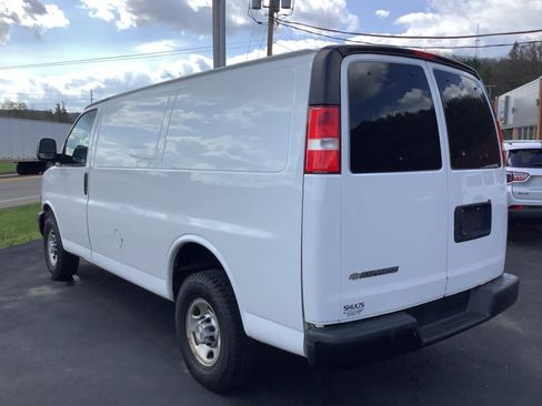 Used 2021 Chevrolet Express 2500 w/ Driver Convenience Package RWD image 3