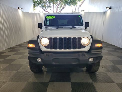 Used 2024 Jeep Wrangler Sport S image 2
