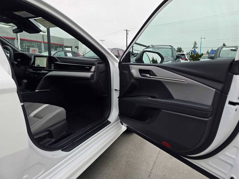 Certified 2025 Toyota Camry SE image 10
