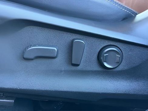 Used 2023 Subaru Forester Touring w/ Popular Package #2 image 18