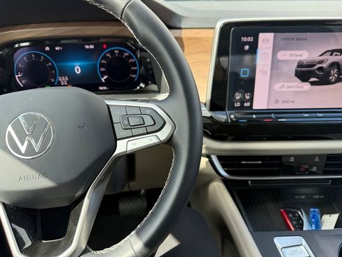 Used 2026 Volkswagen Atlas SE FWD image 8