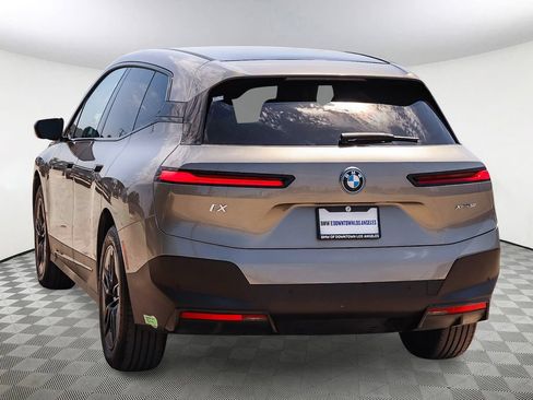 Used 2023 BMW iX xDrive50 AWD/4WD image 8