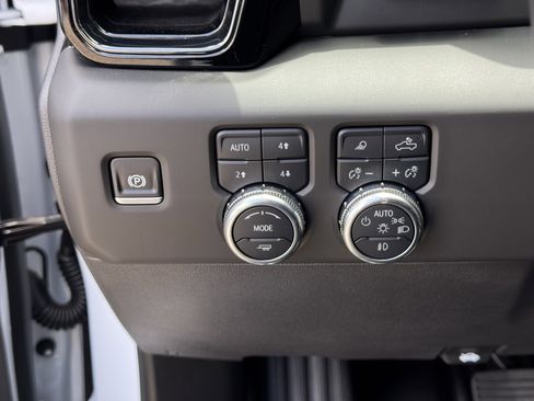 Used 2025 GMC Sierra 1500 AT4X image 27