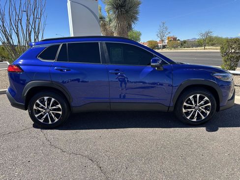 Used 2024 Toyota Corolla Cross XLE w/ Convenience Package image 9