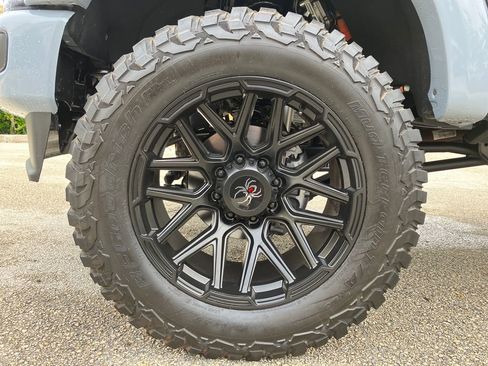 Used 2025 Ford F250 Lariat w/ Lariat Ultimate Package image 12