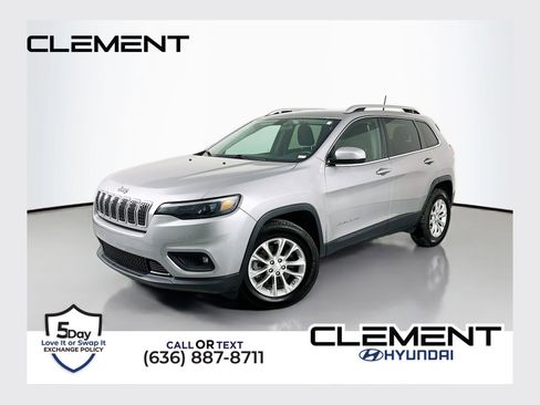 Used 2019 Jeep Cherokee Latitude w/ Cold Weather Group image 1