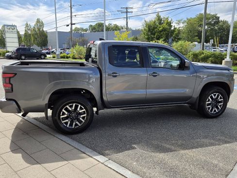 Used 2024 Nissan Frontier SL image 13
