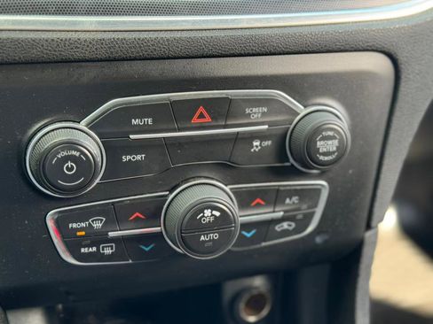 Used 2017 Dodge Charger R/T image 16