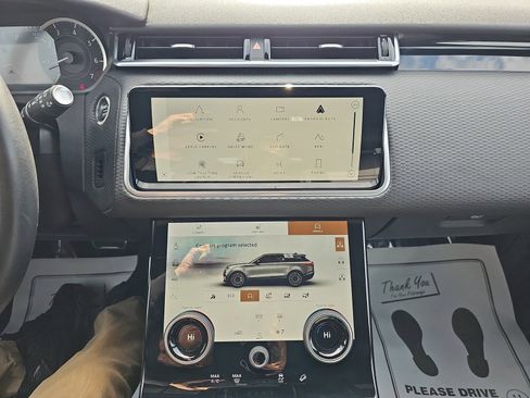 Used 2023 Land Rover Range Rover Velar R-Dynamic S image 21