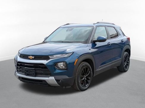 Used 2021 Chevrolet TrailBlazer LT w/ Premium Seating Package FWD image 5