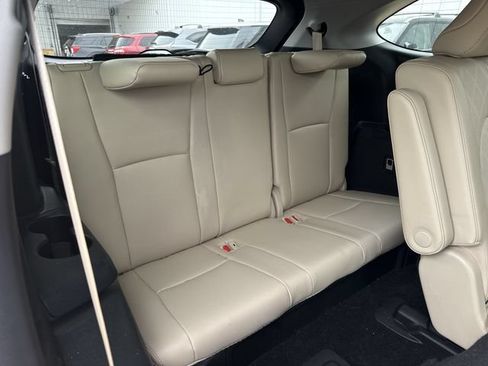 Used 2023 Toyota Highlander Platinum FWD image 36