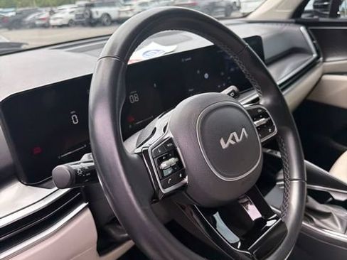 Used 2025 Kia Sorento S FWD image 19