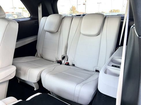 Certified 2024 Mercedes-Benz GLS 450 4MATIC image 5