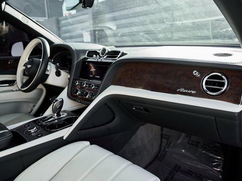 Used 2023 Bentley Bentayga Extended Wheelbase image 40